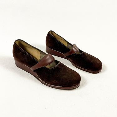 1940s Kickerinos Brown Mary Janes  Platform Wedge / 40s shoes / Size 8.5 / Padded Sole / Rounded Toe / Beige / Suede / Leather / 8 / Preppy 