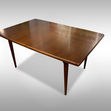 Walnut Kroehler MFG. Co. Dining Table, Circa 1960s - *Please ask for a shipping quote before you buy. 