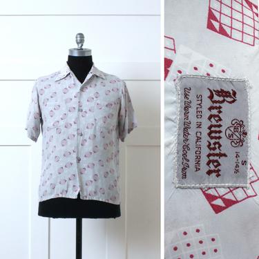 mens vintage 1950s rayon shirt • atomic MCM print short sleeve button down in light gray & burgundy 
