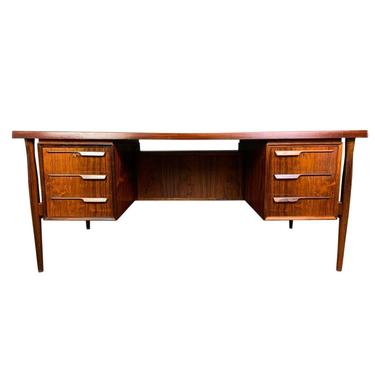 Vintage Danish Mid Century Modern Rosewood Executive Desk by Arne Vodder 