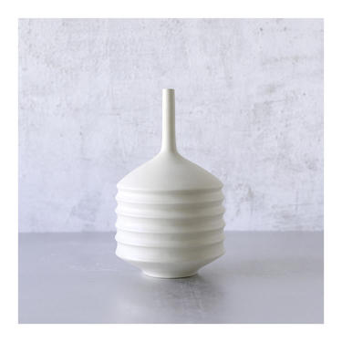 SHIPS NOW- one 8.5&amp;quot; small stoneware Aspirator vase in white matte by sara paloma 
