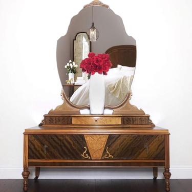 Lovely Natural Wood Vanity with Mirror