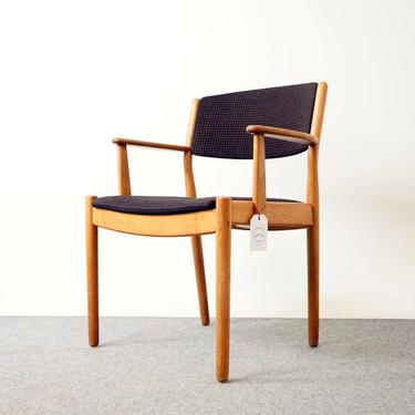 Oak Arm Chair, By Poul Volther - (317-020.1) 