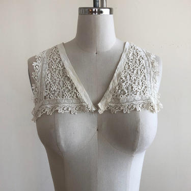 Ivory Floral Lace Collar -Two Pieces - Early 1900s 
