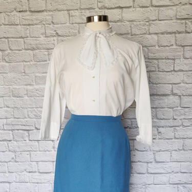 Vintage 50s/60s Lady Manhattan Tie Front Blouse // White Lace Accents Button-Up Top 