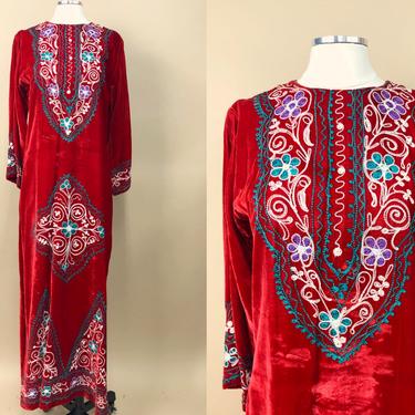Vintage 1960s Red Velvet Embroidered Kaftan, 60s Indian Kaftan, Vintage Velvet Maxi, Hippie Chic, Boho, Size Medium by Mo