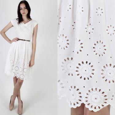 Vintage 50s White Eyelet Dress / Simple One Color Cut Out Dress / Plain Floral Embroidered Scallop Skirt / Womens Lawn Party Mini Dress 