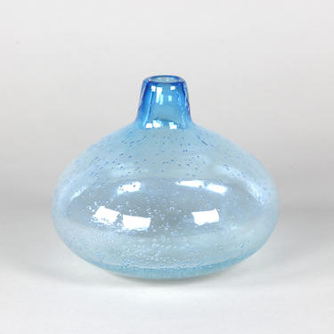 Vintage mcm handmade blue vase with trapped air bubbles | art glass 