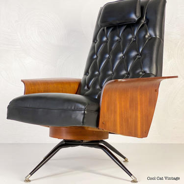 Modern Lounge Chair by George Mulhauser for Plycraft, Circa 1960s - Please see notes on shipping before you purchase. 