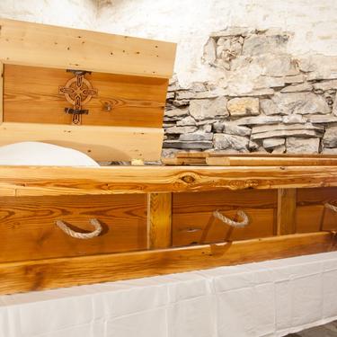 Free Shipping - Reclaimed Knotty Pine Casket with Rope Handles 
