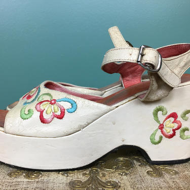 1970s platform shoes, vintage wedges, embroidered shoes, flirtations, hippie shoes, white floral shoes, vintage platforms, 70s wedge sandals 