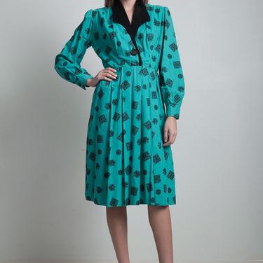 green shirtwaist pleated dress vintage 70s cotton flocked black velvet print long sleeves LARGE L 