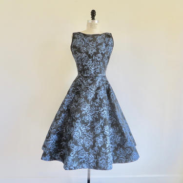 Vintage 1950's Blue and Black Rose Floral Print Taffeta Fit and Flare Party Dress Full Skirt Evening Cocktail Bloomfield 28.5&amp;quot; Waist Small 