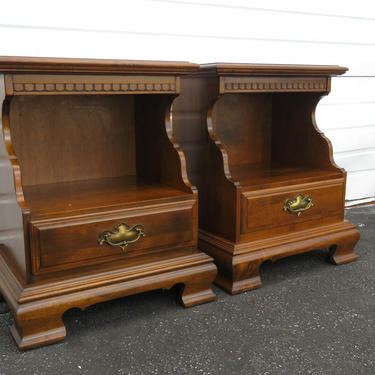 Ethan Allen Solid Wood Pair of Nightstands Side End Tables 1527