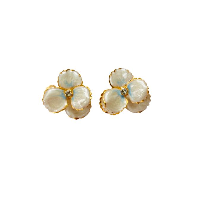 The Pink Reef pearl and blue pansy stud
