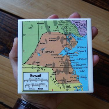 1991 Vintage Kuwait Map Coaster. Kuwait Gift. Ceramic Tile. Middle East Map. Persian Gulf Gift. Travel Décor. Middle Eastern. Country Map. 