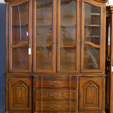 CUSTOMIZABLE - Display Cabinet or China Hutch 