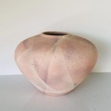 80s Vintage Modernist Art Pastel Matte Glaze Decorative Ceramic Vase. 