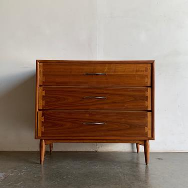 Lane acclaim dovetail chest of drawers 
