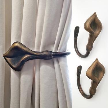Vintage Floral Curtain Holdbacks / Calla Lily Curtain Tiebacks / Bronze Finish Art Nouveau Window Treatment / 1960s Metal Curtain Tie Backs 