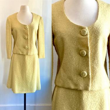 Cute 60s Vintage MOD BOUCLE Skirt Suit / BIG Buttons + Scoop Neck 