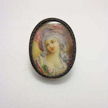 Rare Antique Early 19th Cent. French Miniature Portrait Brooch 18K Gold Setting with Painting of Aristocratic Woman in Feminine Flourishes 
