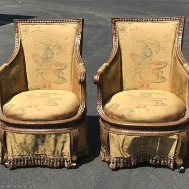 Beautiful pair of vintage Chinoiserie chairs with gilded accents 