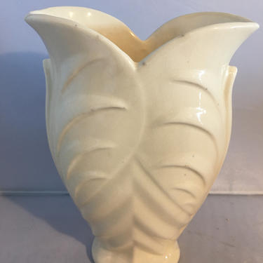 Sexy Oval Leaf Vase 