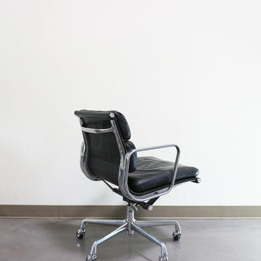 Sold ** Eames Soft Pad Group Management Chair for Herman Miller 