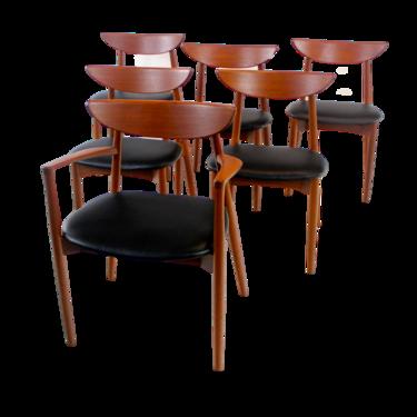 Set of Six Scandinavian Modern Dining Chairs Designed by Harry Ostergaard