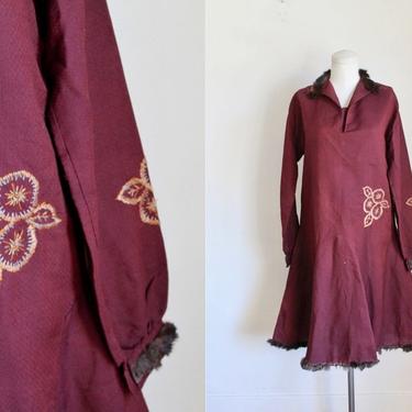Vintage 1920s Maroon Hand Embroidered Dress with fur trim / size M 
