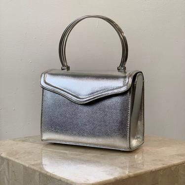 Vintage Silver Leather Handbag with Novelty Accordion Handle by Meyers, Circa 1960s 