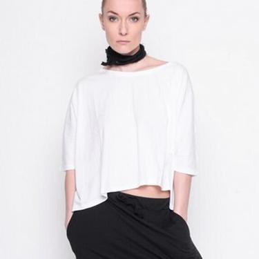Asymmetric Cropped T-Shirt in WHITE or LIGHT GREY