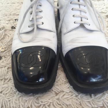 Vintage CHANEL HUGE CC Logo Cap Toe White Black Sneakers Oxford Lace Ups Boots eu 38.5 us 7 - 7.5 