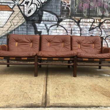 Beautiful Unique Midcentury modern low sling leather safari 3-seat sofa couch daybed by Bruksbo Norway 