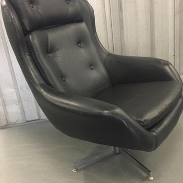 High back Danish Midcentury Modern Swivel Overman Chair