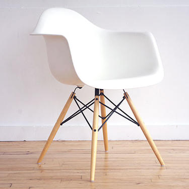 Herman Miller White Fiberglass Chair