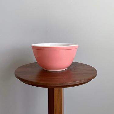 Vintage 50s/60s Pink Pyrex 1 1/2 Quart Bowl 