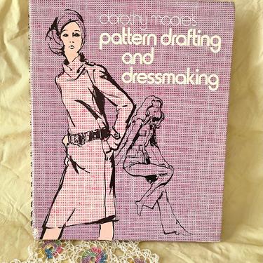 Sewing Pattern How To Book, Dress Design, DIY Sewing, Sewist, Vintage 
