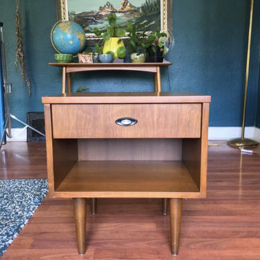 Vintage Mid Century Modern Table Stand 
