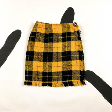 90s Yellow and Black Oversize Plaid Boucle Wrap Skirt / Frayed Hem / Fringe / Ann Taylor / Size 8 / Clueless / Preppy / Textured / Pencil 