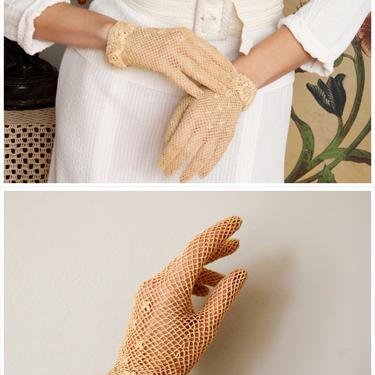 1930s Knit Gloves // Beige Open Knit Gloves with Floral details // vintage 30s knit gloves 