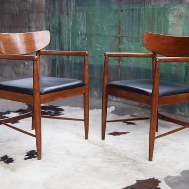 Mid Century Merton Gershun for American of Martinsville Dania Collection GORGEOUS WALNUT dark grain Chairs SET of 4 Captains Side chair McM 
