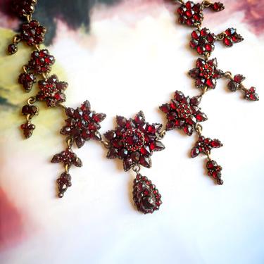 Antique Victorian Rose Cut Bohemian Garnet Choker Necklace 14.5 Inches 