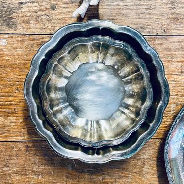 Set of 2 WM A Rogers Oneida Round Metal Vintage Trays Bowls | Nestled Silver Bowls | Industrial | Silver Bowls Set of 2 | Scalloped Metal 