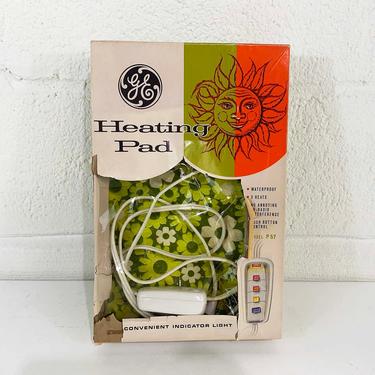 Vintage Flower Power Electric Heating Pad General Electric Green White 1970s 70s NOS Deadstock MCM Mid-Century New in Box Floral Flowers 