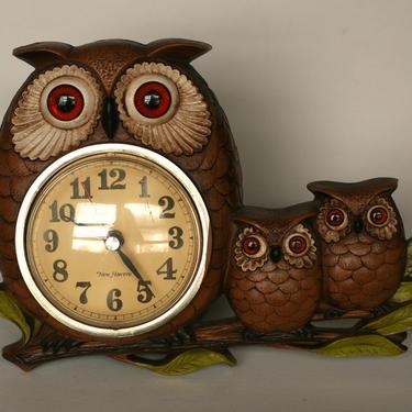 vintage owl clock Burwood Products 1972 New Haven clock 