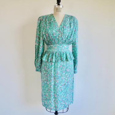 Vintage 1980' Green Silk Floral Renaissance Print Dress with Peplum Maggy London Garden Party Wedding 27.5&amp;quot; Waist Small 