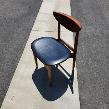 Mid Century Modern Black Walnut Desk Chair Lane Perception Black Vinyl Cushioned Seat Bowed Back Rest Dining Chair Teak Side Chair Altavista 