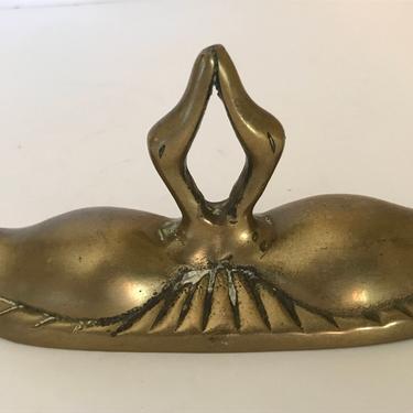 Vintage Solid brass swan Figurine. -Pretty Patina- Nice paperweight size 